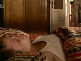 Росвита Мейер голая, Эвелин Вейгл голая – Безбилетник (1997) #2