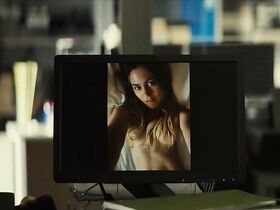 Таня Сантана голая, Кимберли Телл голая, Кандела Пенья голая – Скелеты Железного острова s01e03 (2019) #3