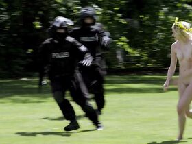 Мари-Жозе Кроз голая, Джулия Андо голая – Признание (2016) #9