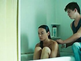 Паскаль Бюссьер голая, Валери Блэйн голая – Wetlands (2011) #6