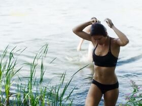 Агата Бузек голая, Каролина Брухницка секси – Дочь тренера (2018) #3