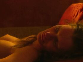 Агата Бузек голая, Каролина Брухницка секси – Дочь тренера (2018) #7