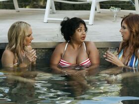 Пунам Патель секси, Саманта Ли секси, Кэт Роджерс секси – Особенный s01e02 (2019) #14