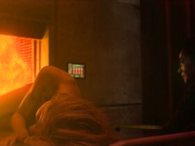 Кирби Джонсон голая, Шей Митчелл секси – Кадавр (2018) #11