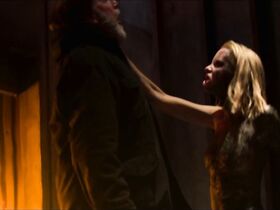 Кирби Джонсон голая, Шей Митчелл секси – Кадавр (2018) #6