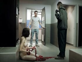 Изабель Стивен голая, Милен Терио голая – Bonne Personne (2016) #11