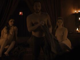 Марина Лоуренс-Марра голая, Люси Саутхолл голая, Жозефин Гиллан голая – Игра престолов s08e01 (2019) #12