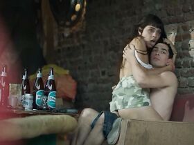 Есика Гликман голая, Тамара Айелен Ариас голая – Апач: Жизнь Карлоса Тевеса s01e04 (2019) #6