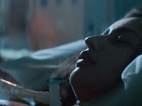Дженна Харрисон голая, Каришма Ахлувалиа голая – Штамм химеры (2018) #2