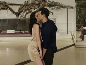 Кэтлин Манро секси, Кара Ги секси, Мелани Скрофано секси – Земля птиц (2018) #14