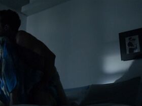 Кэтлин Манро секси, Кара Ги секси, Мелани Скрофано секси – Земля птиц (2018) #4