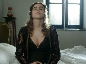 Ана Кристина Петта секси, Луиза Порто секси – Бессмертные из Бразилии s01e08 (2017)