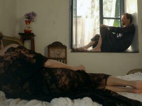 Ана Кристина Петта секси, Луиза Порто секси – Бессмертные из Бразилии s01e08 (2017) #4