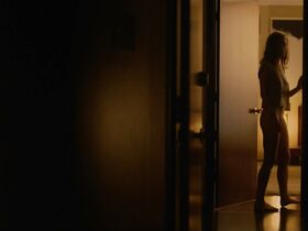 Линдси Бёрдж голая, Тэмми Бланчард голая – Приглашение (2015) #3