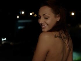 Астра МакЛарен голая, Лейша Уорд-Нокс голая – Старый (2020) #12