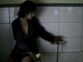 Маргрит Зарториус секси, Ким Шнитцер голая – Секрет (2008) #6