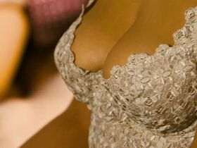 Джони Кеймен голая, Джастин Уоддэлл секси – Убить Боно (2011) #12