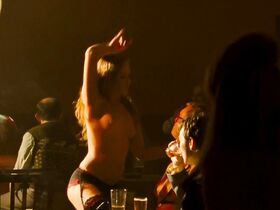 Джони Кеймен голая, Джастин Уоддэлл секси – Убить Боно (2011) #4