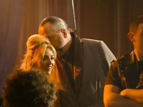 Джони Кеймен голая, Джастин Уоддэлл секси – Убить Боно (2011) #7