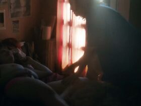 Мерседес Моран секси, Лайла Мальц голая – В оцепенении (2018)