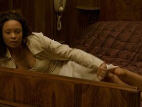 Тандиве Ньютон голая, Ольга Секулич голая – Правда о Чарли (2002) #4