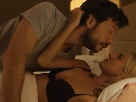 Адриана Угарте голая, Сильвия Алонсо секси – Наш рай (2018) #3