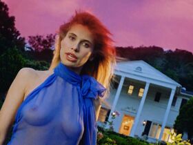 Элизабет Кайтан голая, Алиша Дас голая – Ночное проклятье (1989) #12