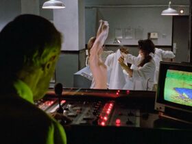 Элизабет Кайтан голая, Алиша Дас голая – Ночное проклятье (1989) #6