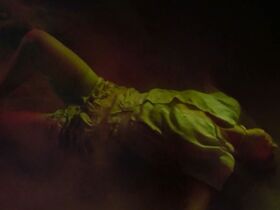 Элизабет Кайтан голая, Алиша Дас голая – Ночное проклятье (1989) #9