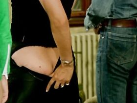 Жюльет Майниель голая, Орхидея Де Сантис секси – Скандал в провинции (1975) #3