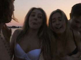 Скарлет Дейвис голая, Мария Луис секси – #Следуйзамной (2019) #8