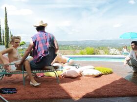 Кэрри Ким голая, Катрина Каннингэм секси, Уитни Ст. Ор голая – Двойка s03e02 (2019) #6