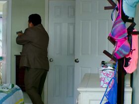 Татум Прайс голая, Чандлер Лоувелл секси – Шутки в сторону 2: Миссия в Майами (2018) #4