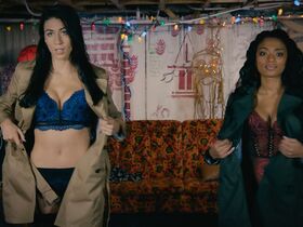 Сэш Стрига секси, Надин Бхабха секси – Леттеркенни s07e06 (2019) #3