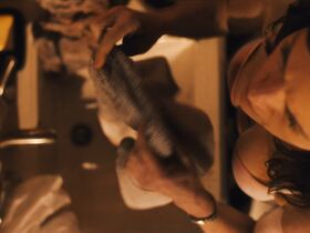 Гайте Янсен голая, Карла Гуджино секси, Элис Хэйг голая, Коррин Эванс голая – Джетт s01e04 (2019) #4