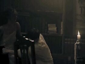 Фиби Уокер голая, Элора Эспаньо голая – Seclusion (2016) #6