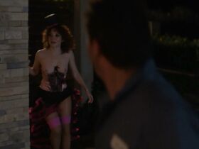 Меган Даффи голая, Анна Пэкуин секси – Любовники s05e04 (2019) #6