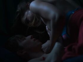 Джессика Рот секси, Кэтлин Роуз Перкинс секси – Подростки (2018)