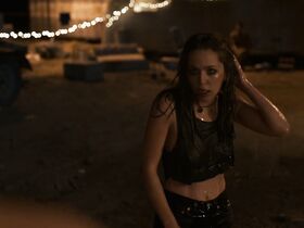 Джессика Рот секси, Кэтлин Роуз Перкинс секси – Подростки (2018) #10