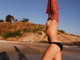 Эрмила Гуэдес секси, Кейра Миата голая, Карен Блэк голая – Copo de Leite (2005) #3