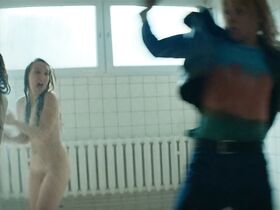 Камила Каминска голая, Анна Прухняк голая – Самый быстрый (2017) #4