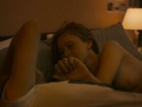 Бобби Сальвор Менуэс голая, Маргарет Куолли секси – Адам (2019) #12