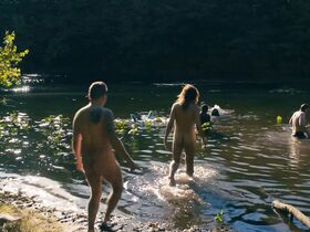 Бобби Сальвор Менуэс голая, Маргарет Куолли секси – Адам (2019) #15