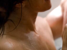 Приянка Чопра Джонас секси, Анабель Акоста секси – База Куантико s01e06 (2015) #5