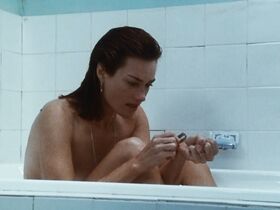 Челси Филд голая, Терри Нортон голая – Дьявол песков (1992) #7