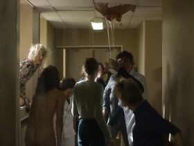 Ноэми Шмидт секси, Гитте Уитт голая, Флер Жеффрие голая – Внутри убийства s01e01-02 (2019) #11