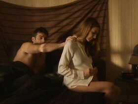 Ноэми Шмидт секси, Гитте Уитт голая, Флер Жеффрие голая – Внутри убийства s01e01-02 (2019) #15