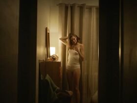 Ноэми Шмидт секси, Гитте Уитт голая, Флер Жеффрие голая – Внутри убийства s01e01-02 (2019) #2