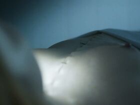 Ноэми Шмидт секси, Гитте Уитт голая, Флер Жеффрие голая – Внутри убийства s01e01-02 (2019) #6