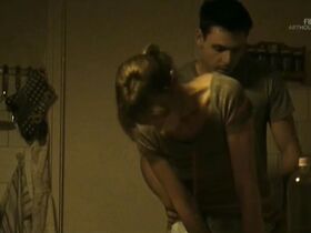 Эстер Фёлдс голая, Марианн Салаи секси – Потерянное время (2009) #4